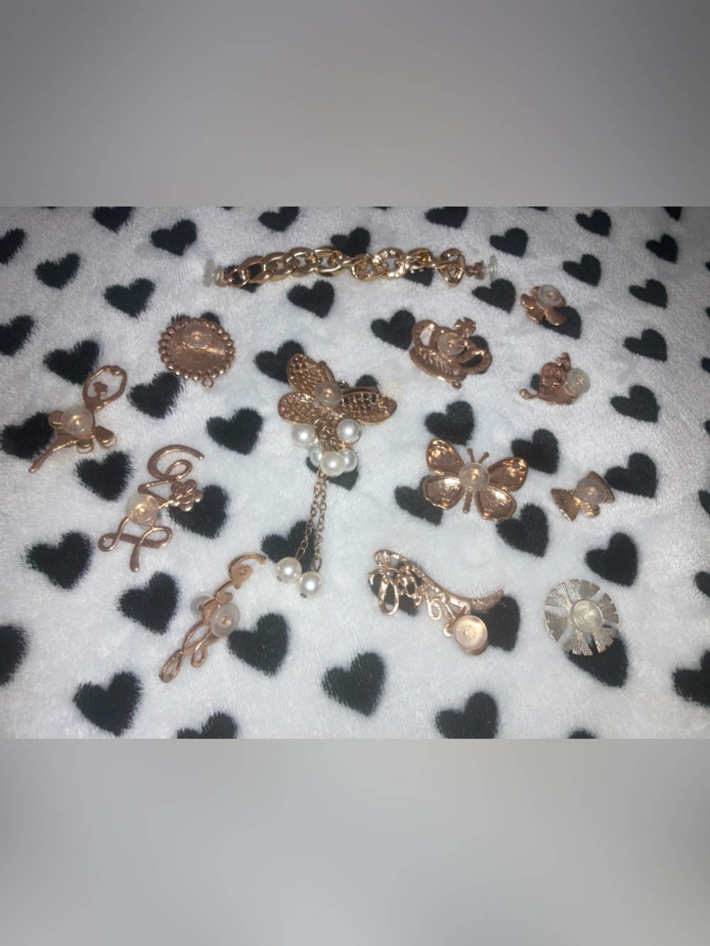 Gold Rhinestone Croc Charms - Picture 4 of 5